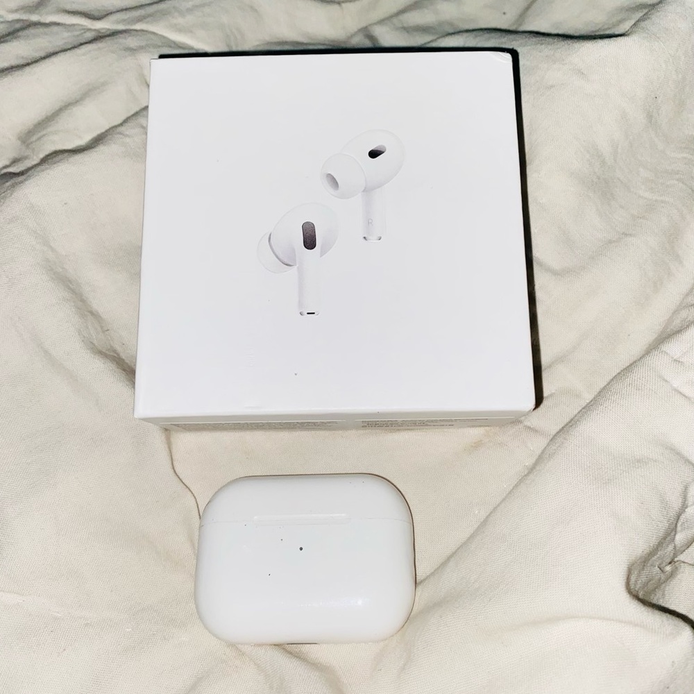AirPods Pro 2 generation - Picture 2 of 5